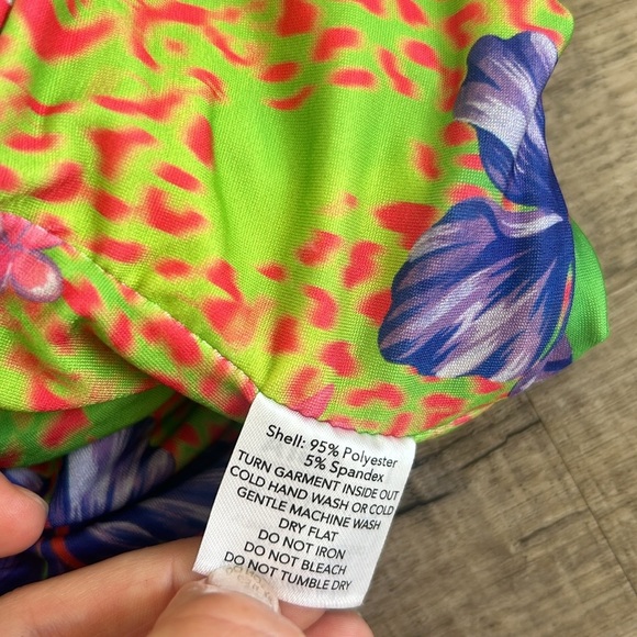 I.AM.GIA Isabella Halter Cutout Crop Top size M - Picture 9 of 9